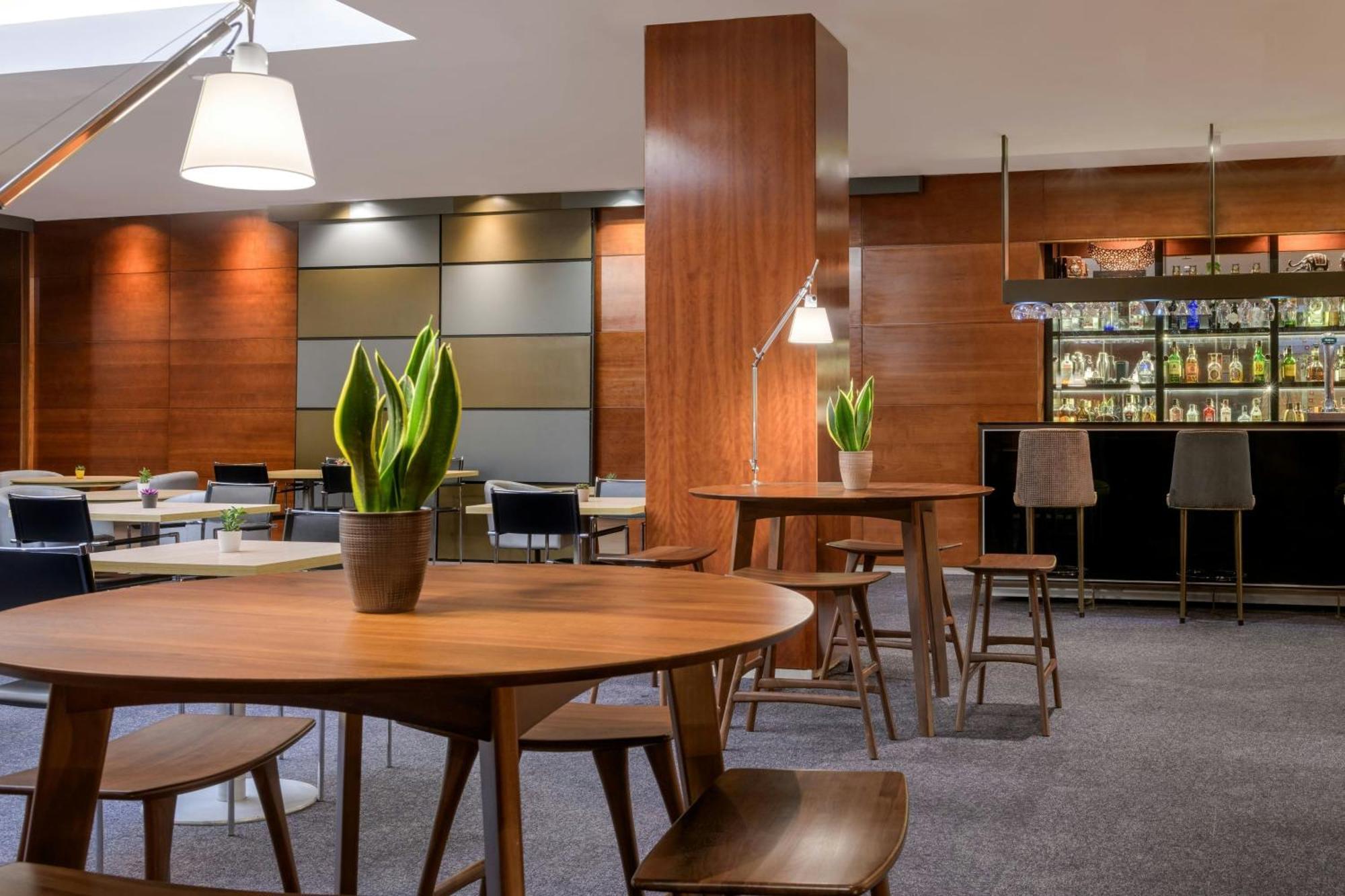 Ac Hotel Leon San Antonio By Marriott Εξωτερικό φωτογραφία